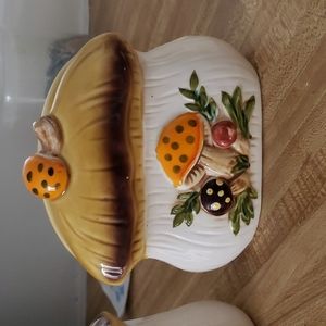 MERRY MUSHROOMS Cute vintage tableware